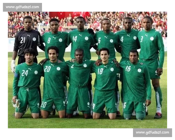 央视曝国足选帅薪资底线：百万欧预算锁定东欧教头 伊万自降 70% 薪酬接盘