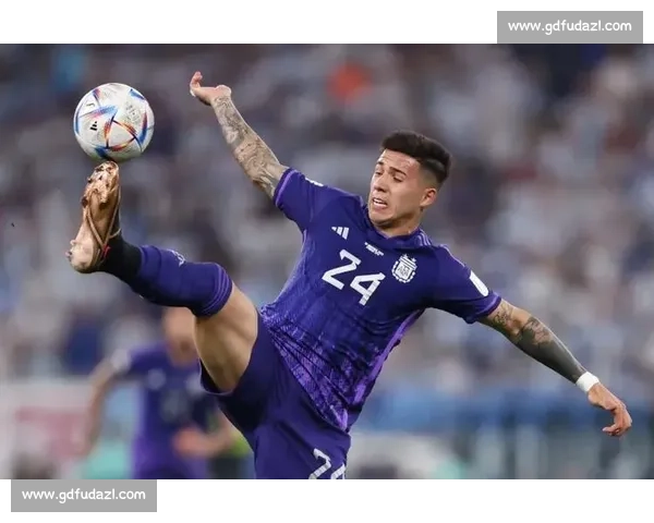 攻防一体!恩佐关键传球定胜局 拼抢积极但效率待打磨 攻防一体!恩佐关键传球定胜局 拼抢积极但效率待打磨